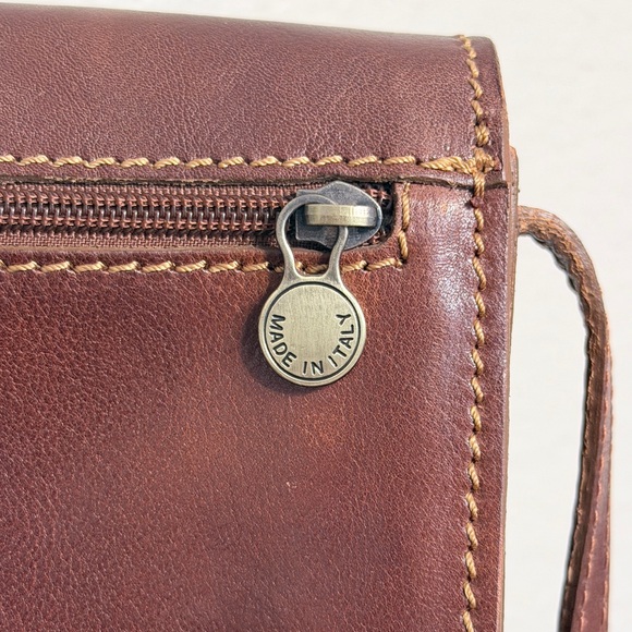 Florence Made In Italy Brown Leather Small Pocket Crossbody Bag/Purse - Picture 6 of 11